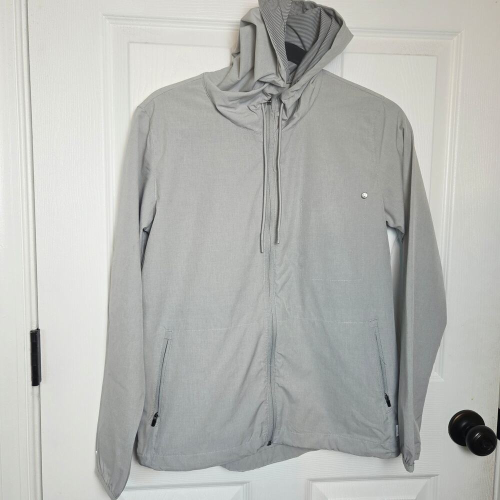 Vuori Trainer Jacket Small Gray Hooded Full Zip Lightweight Windbreaker Pockets